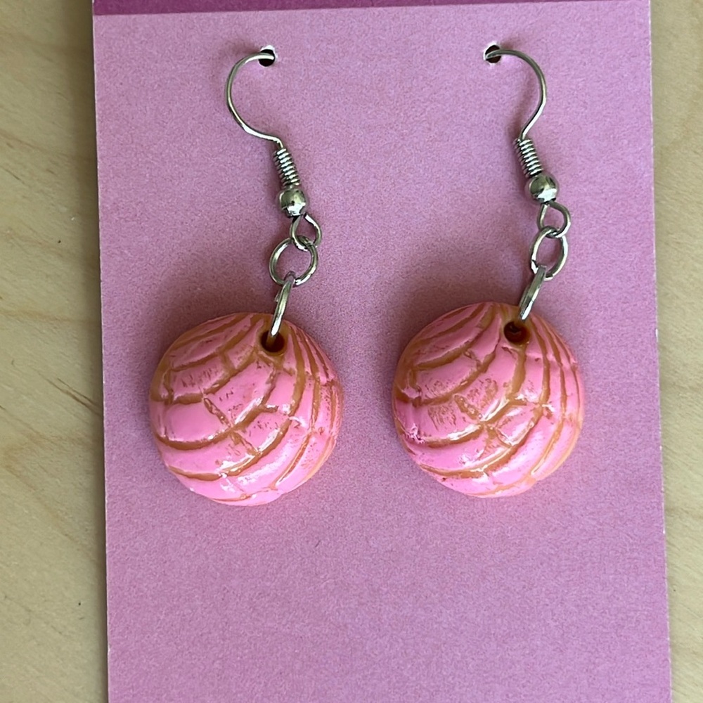 Pink miniature concha earrings handmade